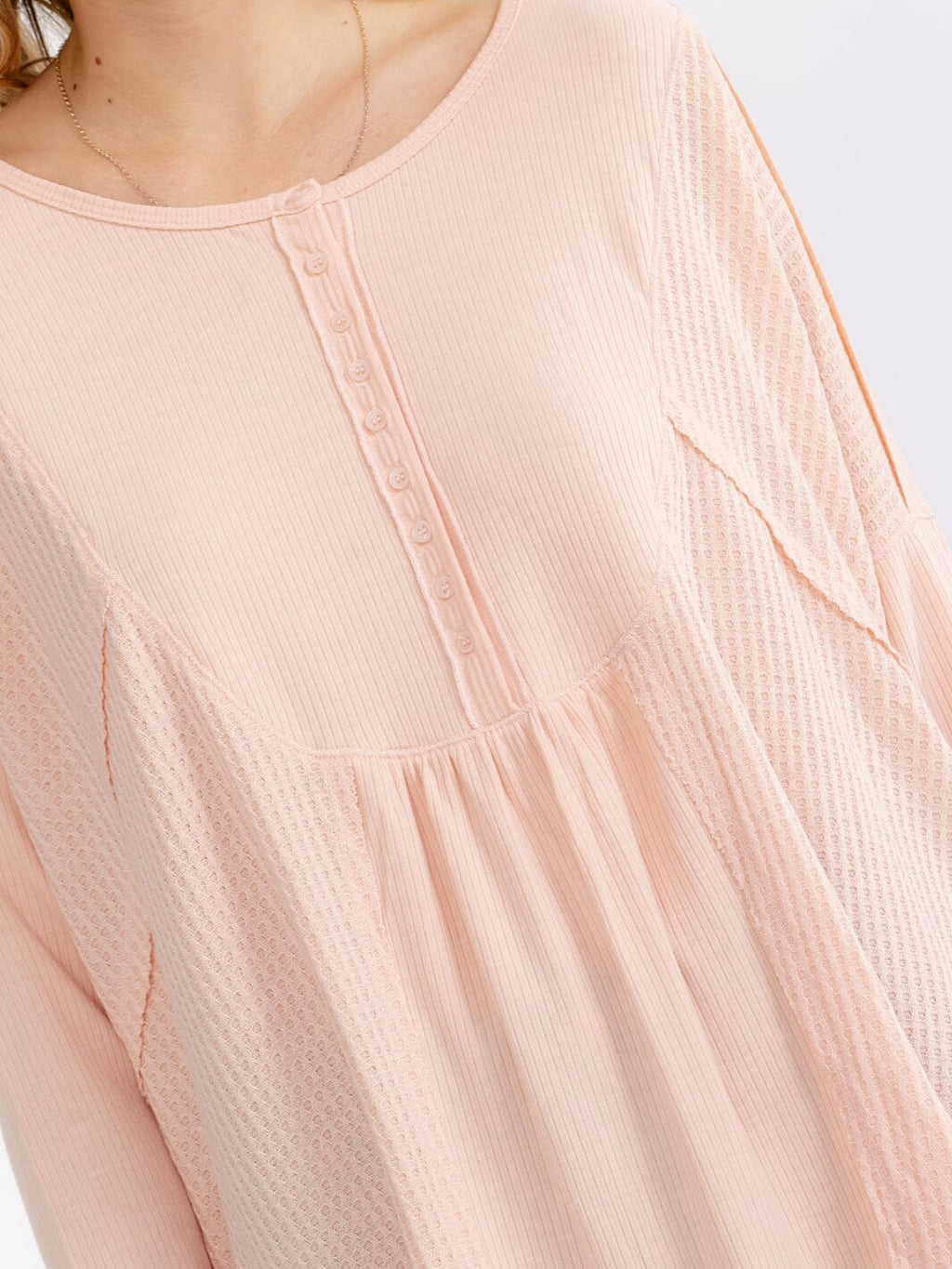WOMEN'S LONG SLEEVE BUTTON UP HIGH-LOW OVERSIZED CONTRAST TOP
