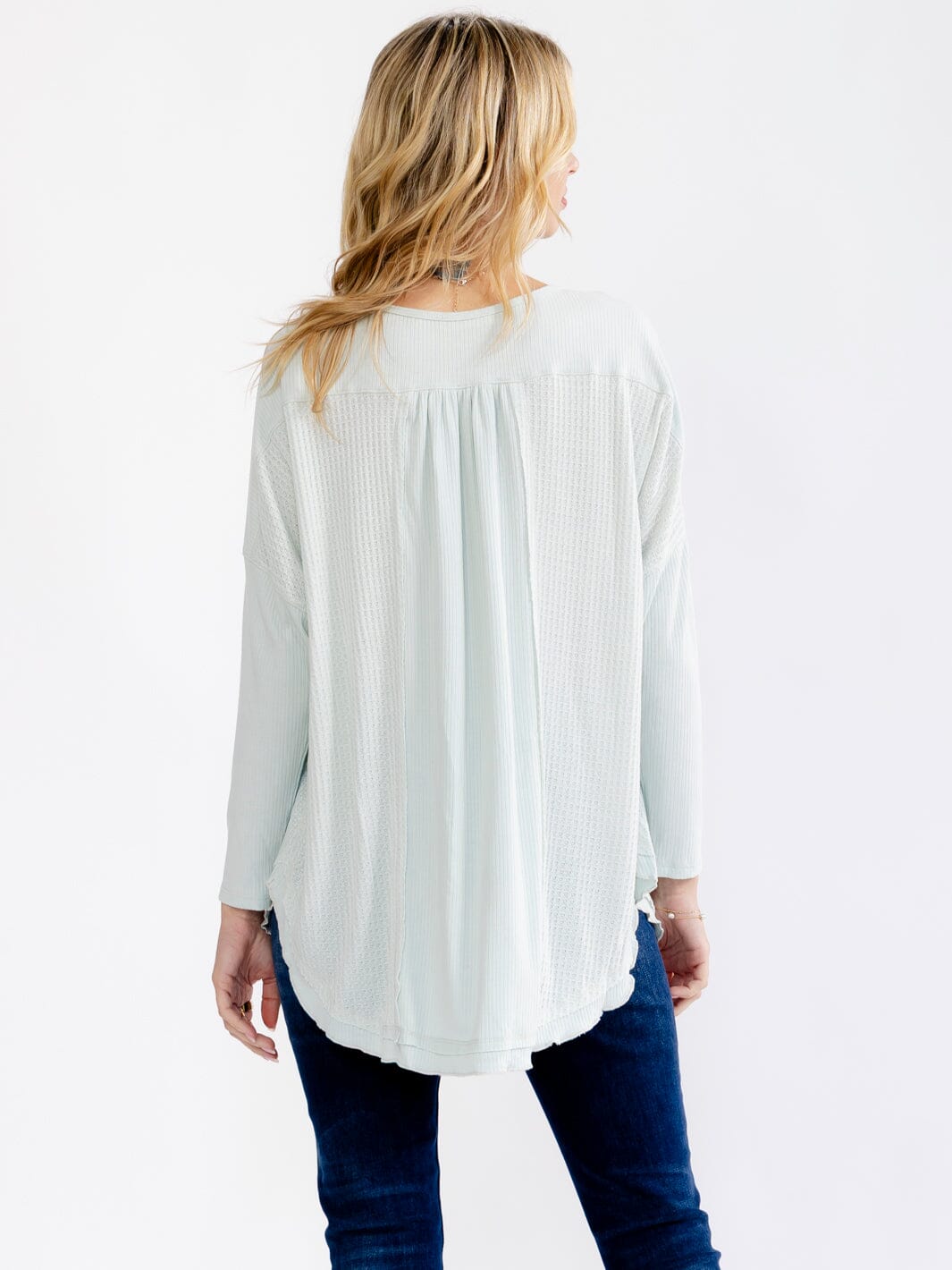 WOMEN'S LONG SLEEVE BUTTON UP HIGH-LOW OVERSIZED CONTRAST TOP