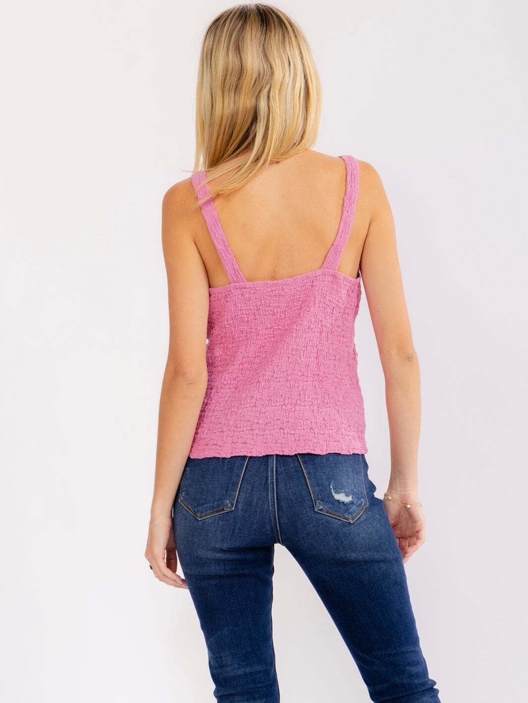 WOMEN'S SLEEVELESS V-NECK KEY HOLE TANK TOP